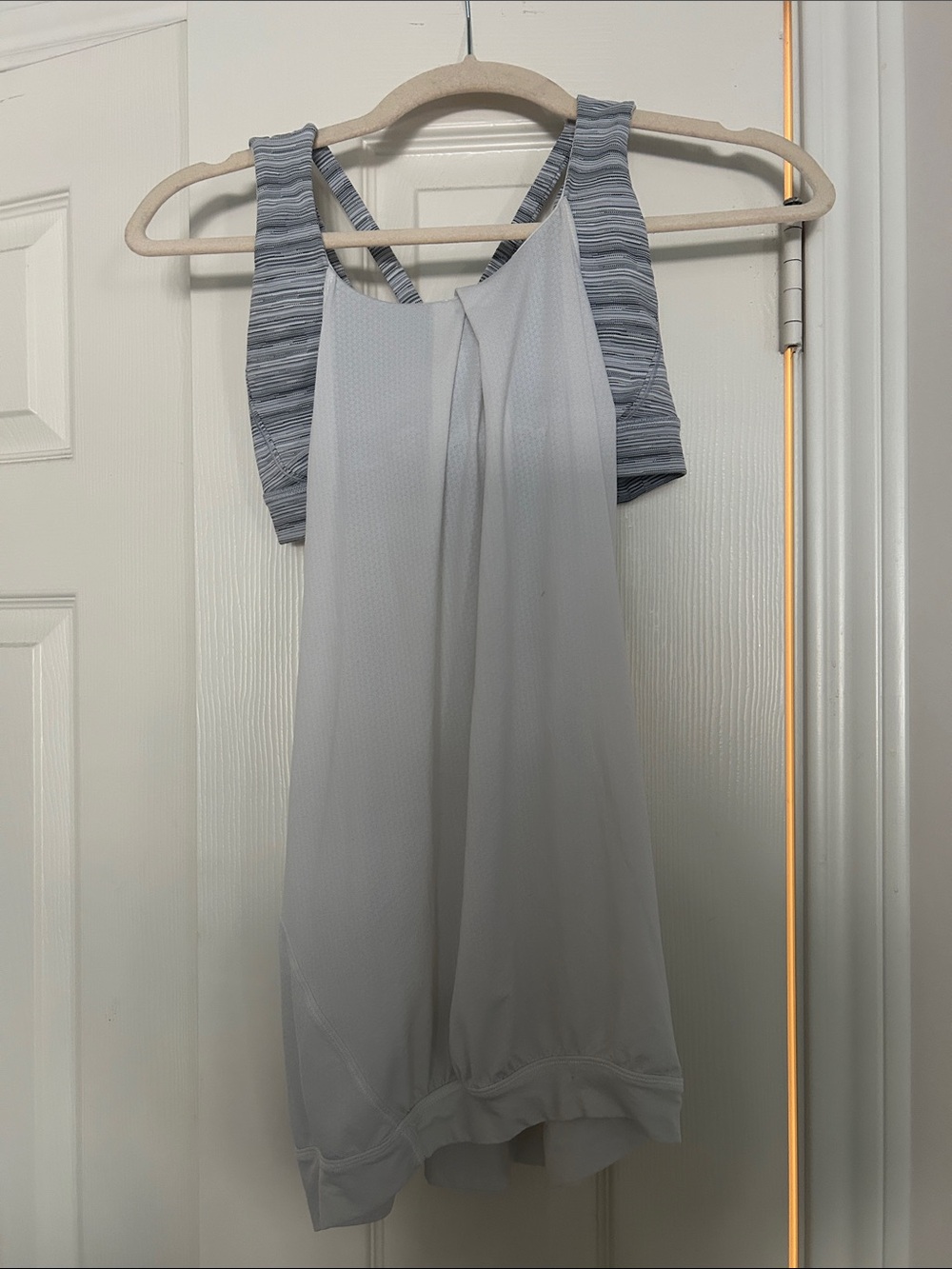 Retro lululemon tank with built in sports bra (no pads)